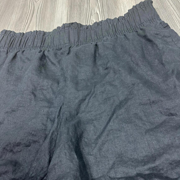 Quince Black Linen Shorts with Pockets and Elastic Waist‎ - Picture 2 of 5